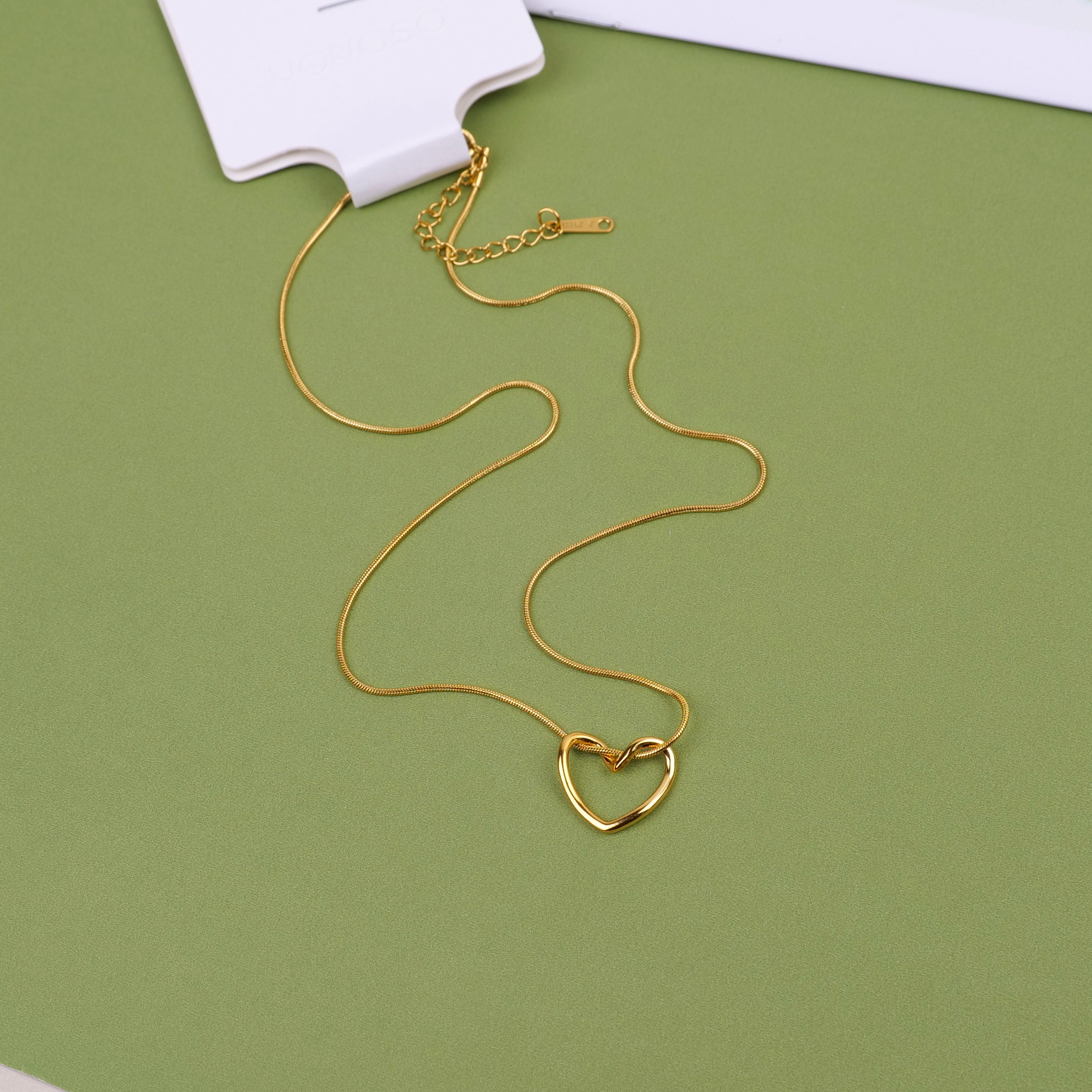 Simple hollow heart necklace
