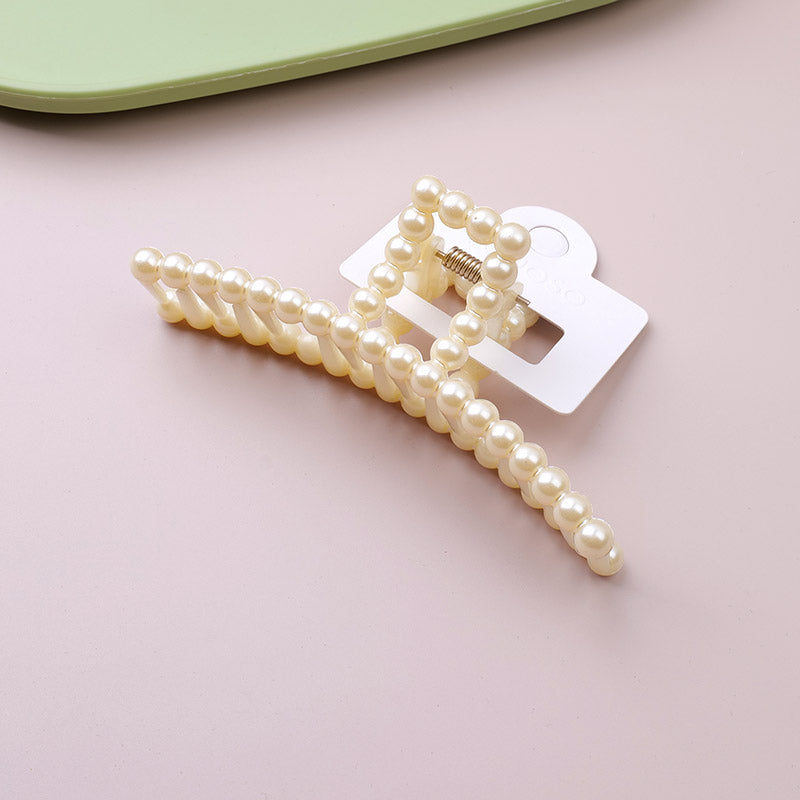 Pearl line acrylic claw clip