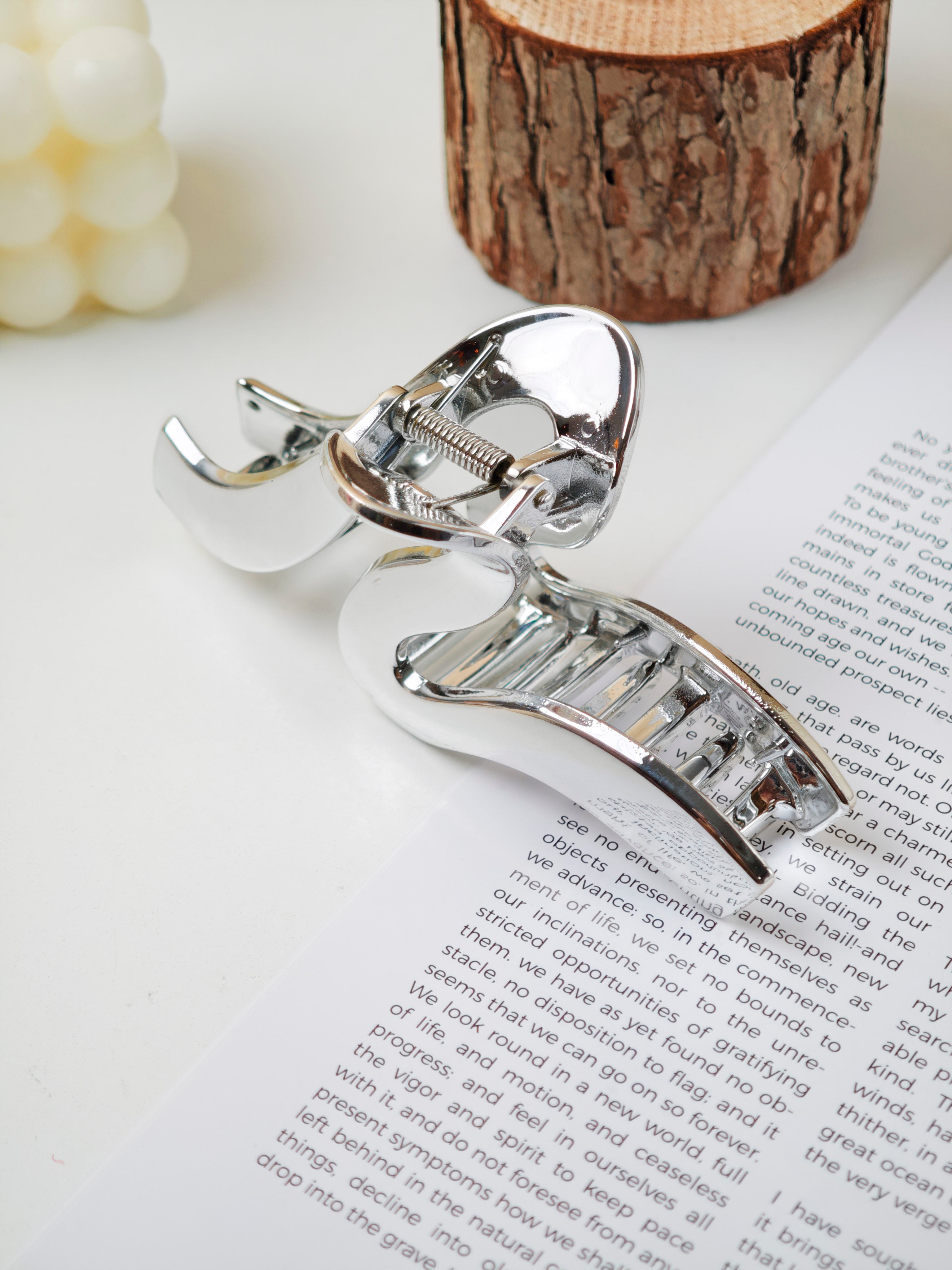 Silver Series Wavy Hair Claw