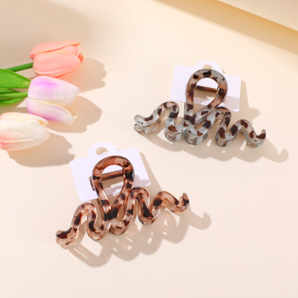 Coffee Leopard Series – Large Wavy Acrylic Claw Clip – 13cm