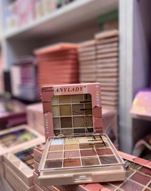Eyeshadow and Highlighetr Set