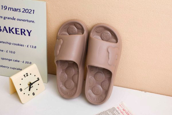 Cute bear print men's home slippers in brown size 44-45
