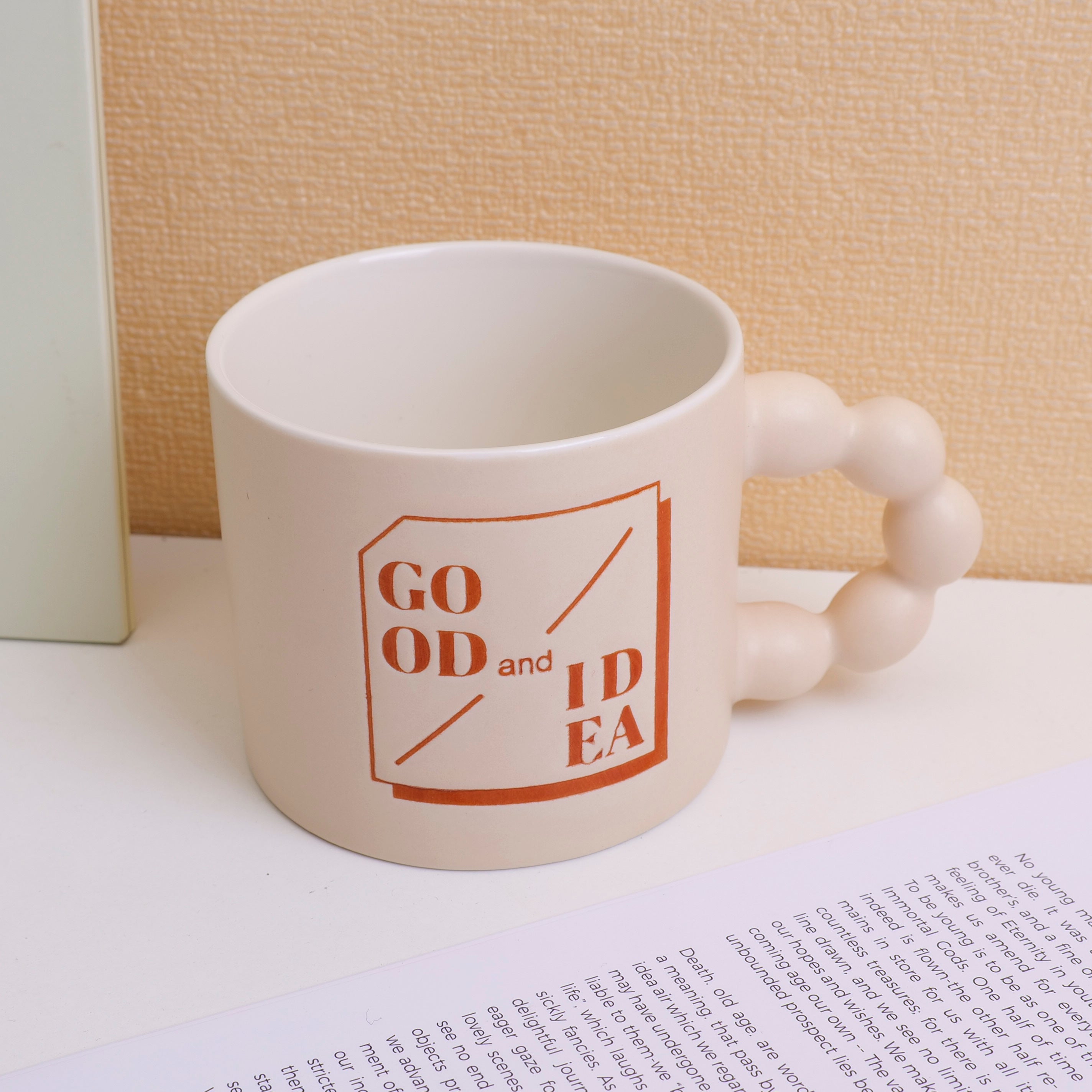 Simple pearl handle mug 350ml- beige