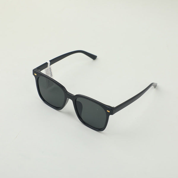 Trendy square frame sunglasses for women - black gray