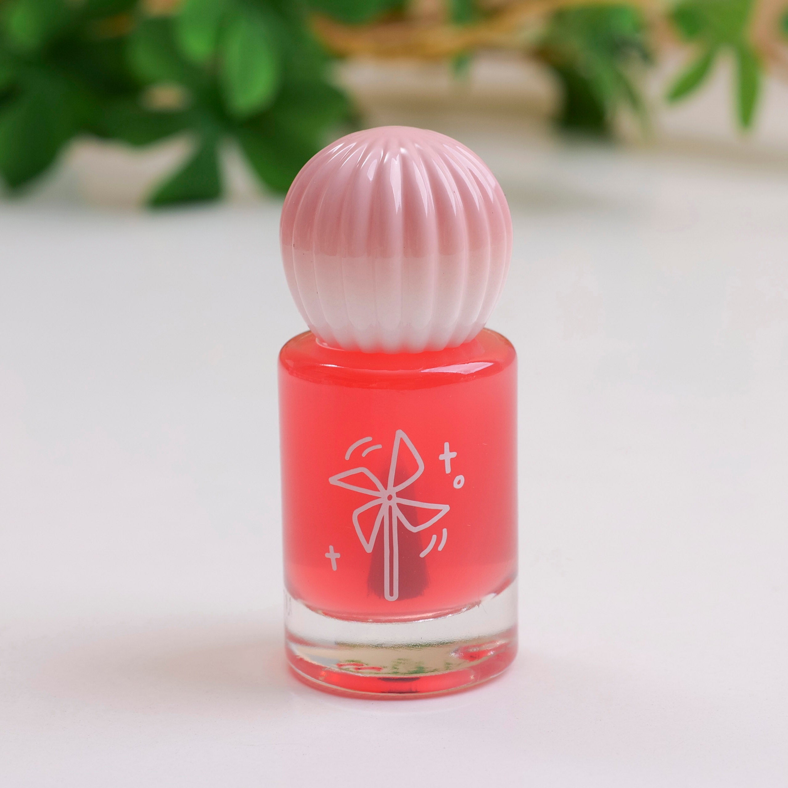 Marshmallow Quick-drying and Fragrant Nail Polish - Translucent Red