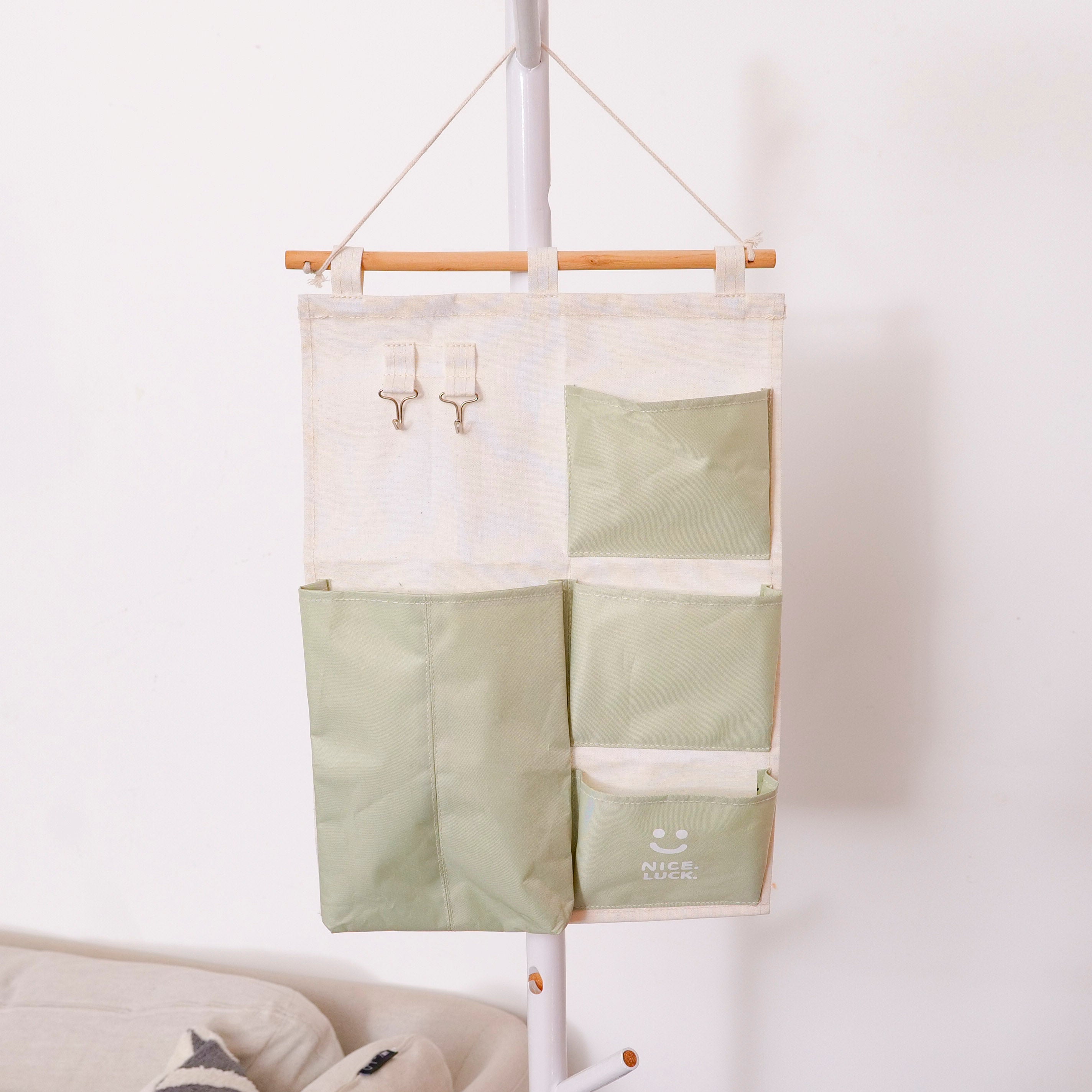 Hanging waterproof paper towel storage hanging bag