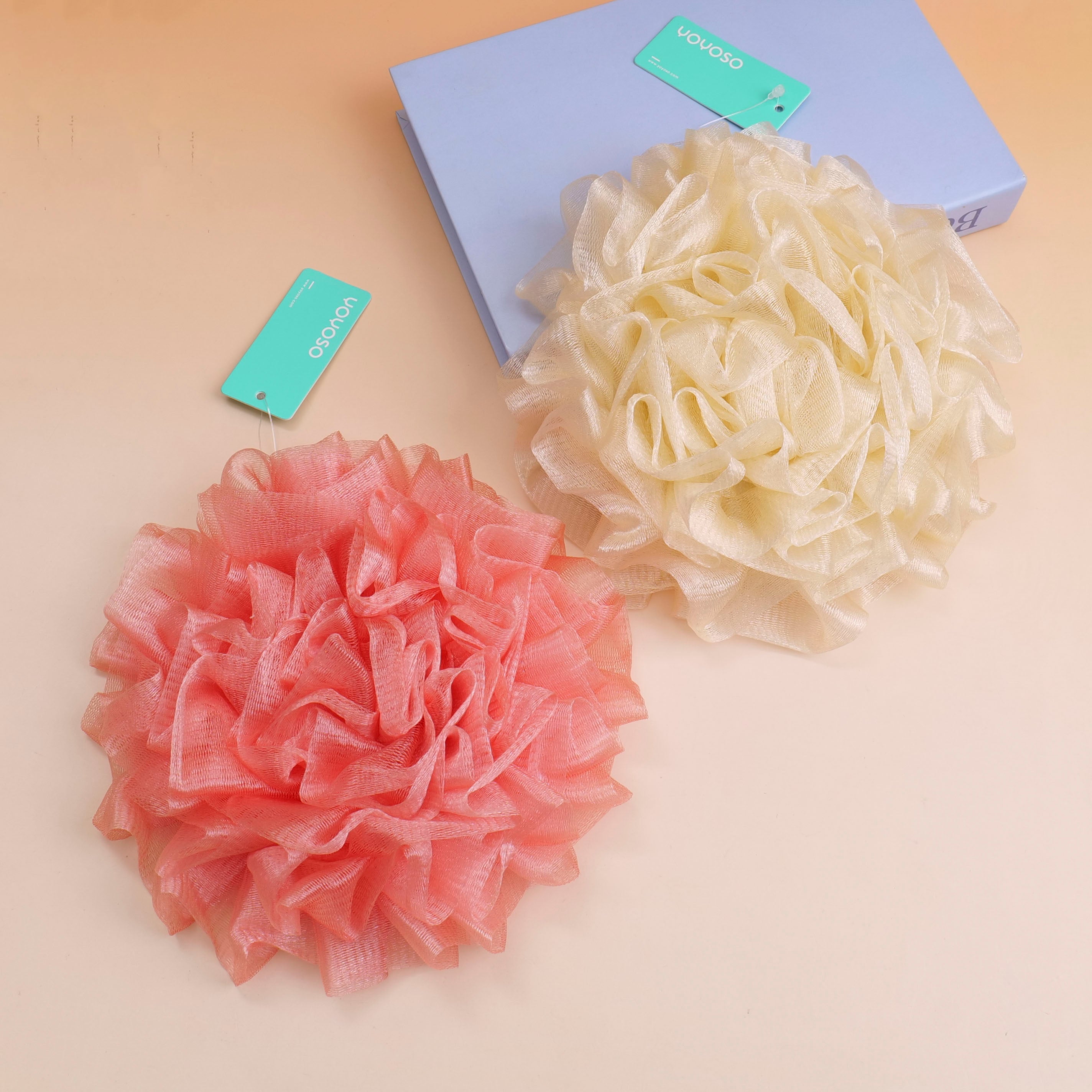 Large flower cluster bath puff