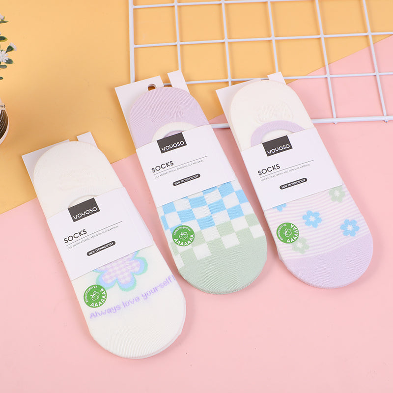Women's combination style trendy invisible socks A01-two pairs