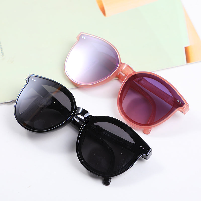 Stylish and versatile foldable sunglasses