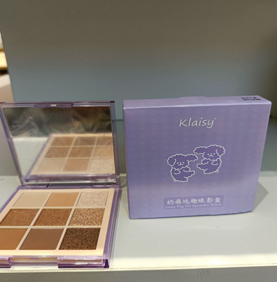 Lovely bear eyeshadow pallete