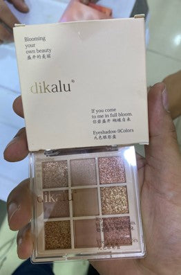 dikalu Begi eye shadow