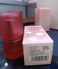 HR68 05 RED lipsticks