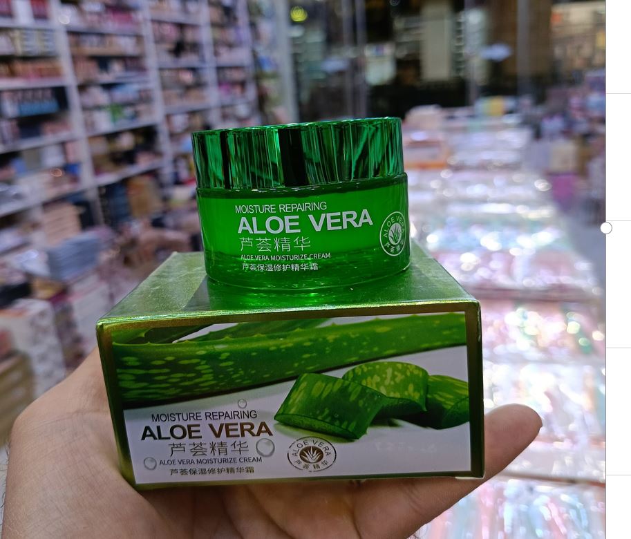 Aloe vera moisturizing gel 83