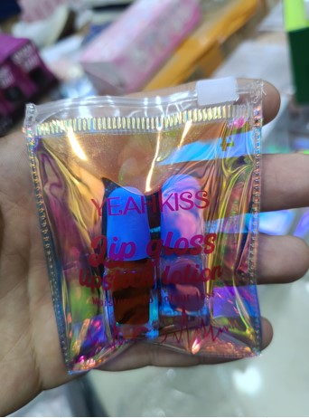 YEAH KISS LIPGLOSS TWO PCS