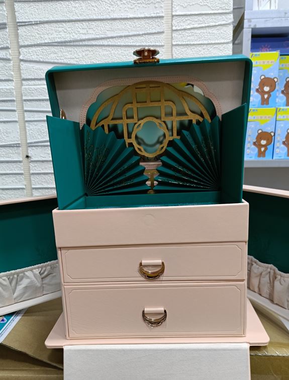 Big pink drawer